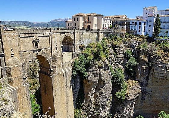 The famous 'new bridge' spanning the deep gorge that divides the town.