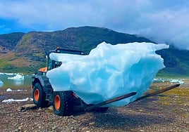 The chunk of iceberg destined for Calle Larios.
