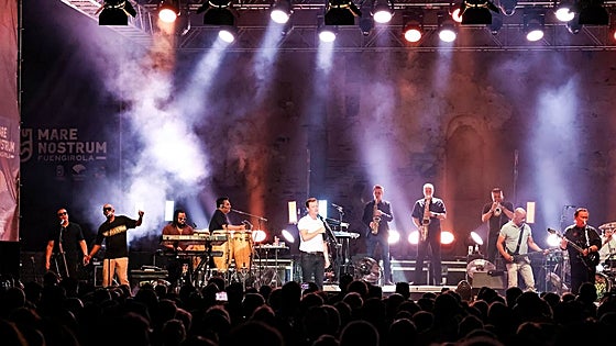 UB40 delight more than 1,500 fans at Fuengirola's Sohail Castle