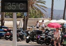 A thermometer in Malaga reads 35C during the day.