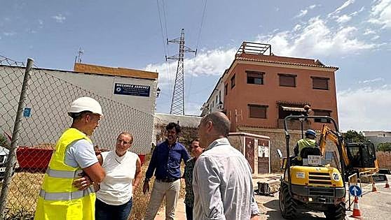 Work starts on burying overhead high-voltage cables in Fuengirola