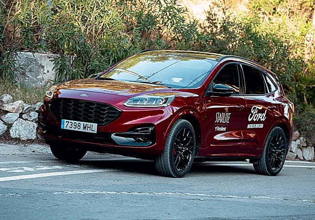 Starlite uses hybrid and electric cars to transport guests, stars and personnel.