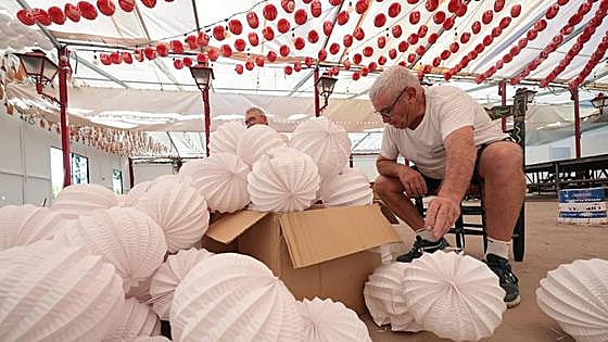 More than 5,000 workers to staff bars and rides on Malaga fairground