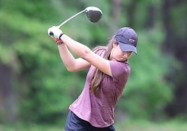 Julia López is pursuing her academic and athletic career at Mississippi State University.