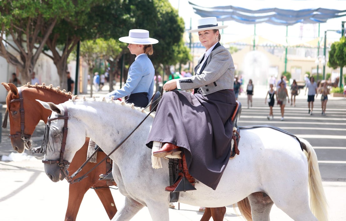 Tuesday's best images of Malaga's spectacular summer fair