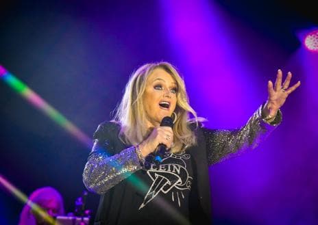 Imagen secundaria 1 - Photo special: Gloria Gaynor and Bonnie Tyler make history in Malaga, by sharing a stage for first time ever