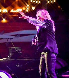 Imagen secundaria 2 - Photo special: Gloria Gaynor and Bonnie Tyler make history in Malaga, by sharing a stage for first time ever