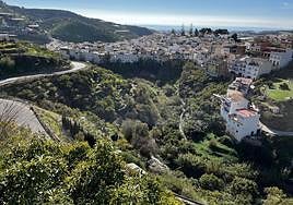 View over Algarrobo Pueblo looking towards the coast.