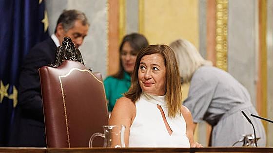 New parliament's first step eases way for Sánchez to become PM