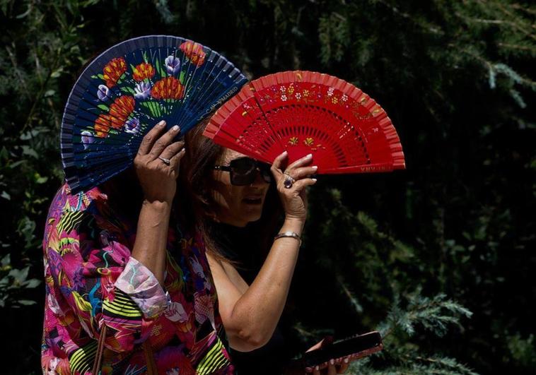 Fourth heatwave of summer due to hit most of Spain bringing with it maximum temperatures of 41C and 'tropical' nights