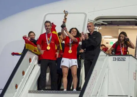 Imagen secundaria 1 - En imágenes: Los campeones españoles de la Copa Mundial de la FIFA recibirán la medalla de oro de la Real Orden del Mérito Deportivo