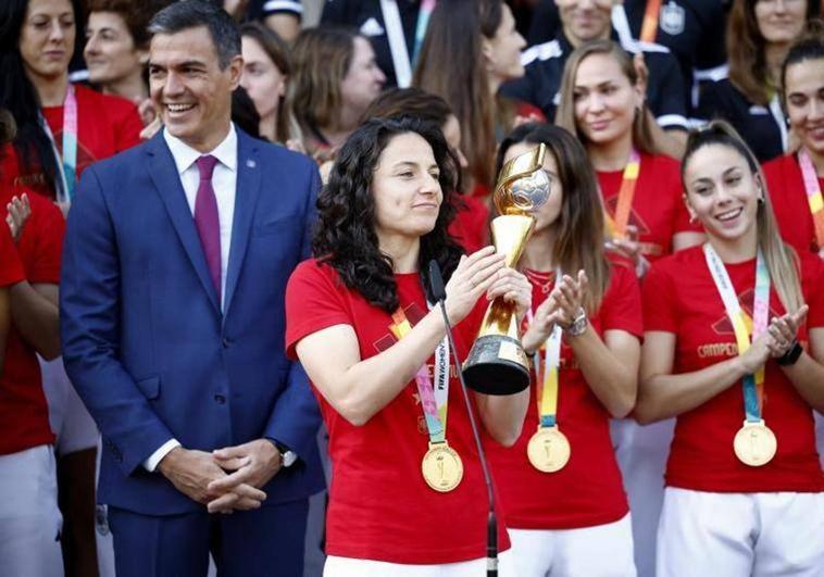 In pictures: Spain's World Cup football winners to receive Royal Order of Sporting Merit gold medals