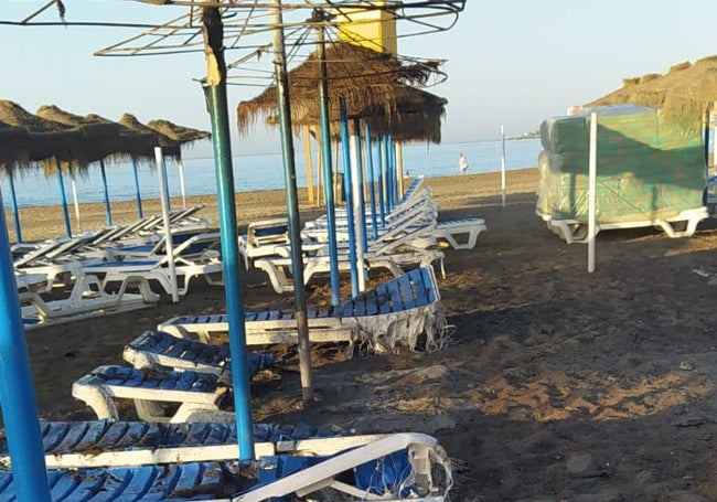 Damaged sunbeds.