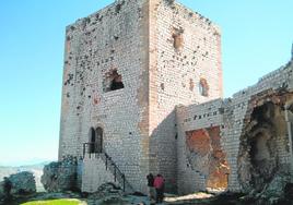 The well-preserved Torre del Homenaje, houses the visitor centre.