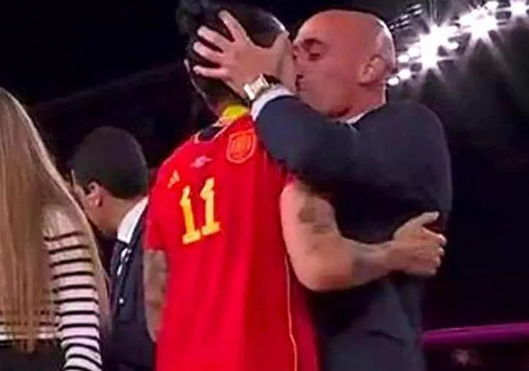 'He should go now': Angry reaction after Luis Rubiales refuses to resign as head of Spanish football