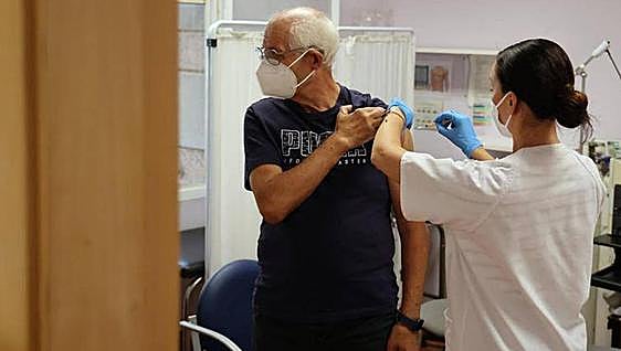 Fifth Covid jab for over 60s and vulnerable recommended by Ministry of Health in Spain