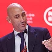 Regional heads of Spanish football association call for 'immediate' resignation of Luis Rubiales for 'unacceptable' behaviour