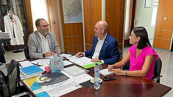 Cártama mayor highlights town's healthcare issues with regional authority