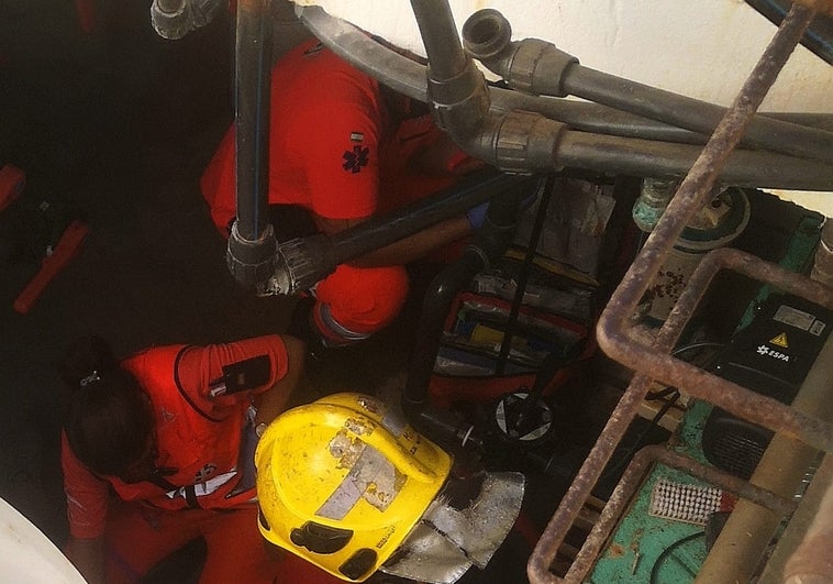 Injured worker is rushed to hospital after swimming pool fall in Malaga