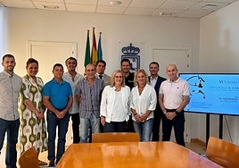 The town hall and members of the equestrian sector announce the event.