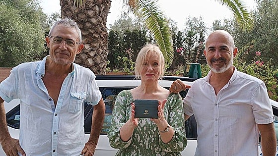 Wallet containing nearly 1,000 euros left in Malaga taxi is returned to its rightful owner
