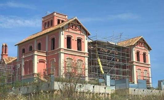 The iconic building has fallen into disrepair. File image from the last works in 2014.