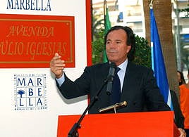 Iglesias, at the opening of the avenue in his name in Puerto Banús, Marbella, in 2002.