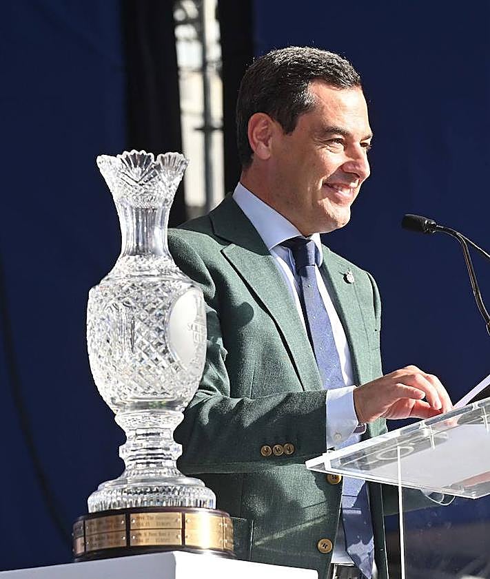 Imagen secundaria 2 - The opening ceremony of the Solheim Cup at the Marbella Arena on Thursday evening. 