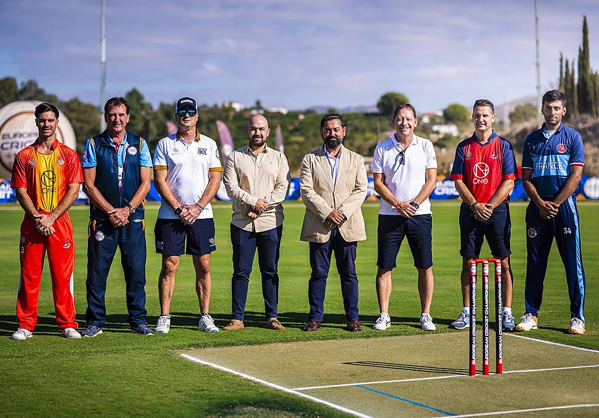 Authorities, organisers and team captains before the first game on Monday.