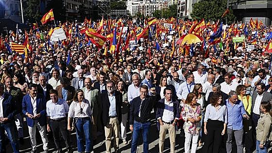Protest over Catalan independence referendum amnesty talks