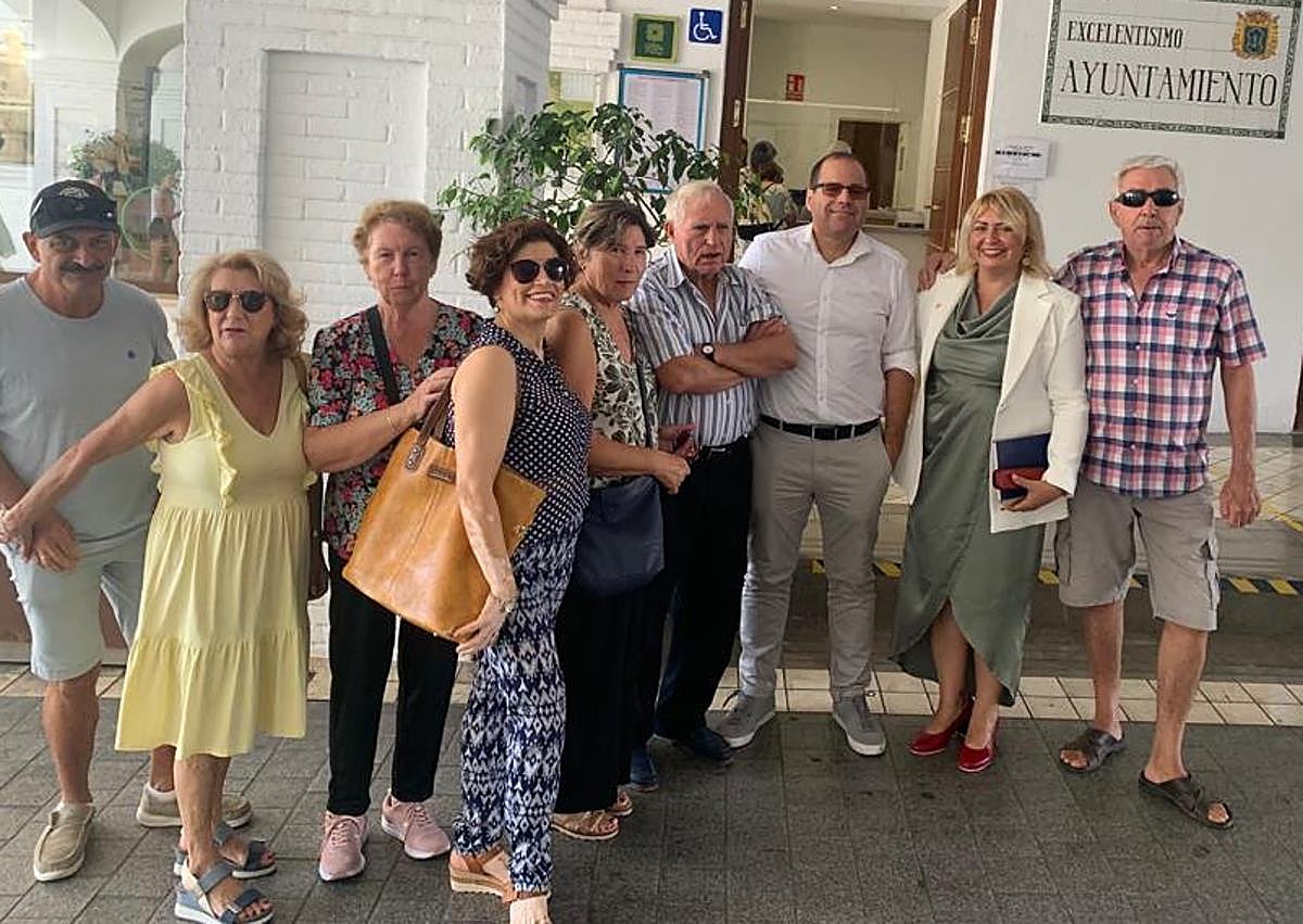 Imagen secundaria 1 - Nerja's World Tourism Day events a big hit with locals and tourists alike