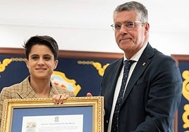 Athlete María Pérez and mayor of Nerja José Alberto Armijo.