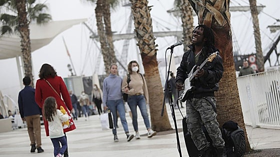 Malaga to regulate buskers at the port and these are the new rules and restrictions