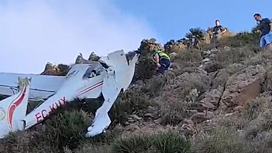 Instructor and student from pilot training school in Malaga die in a light aircraft crash on mountainside in Almeria