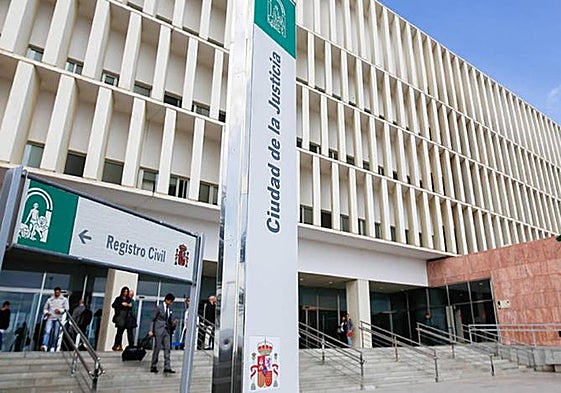 Murder trial gets under way for man who gunned down business owner in Torremolinos