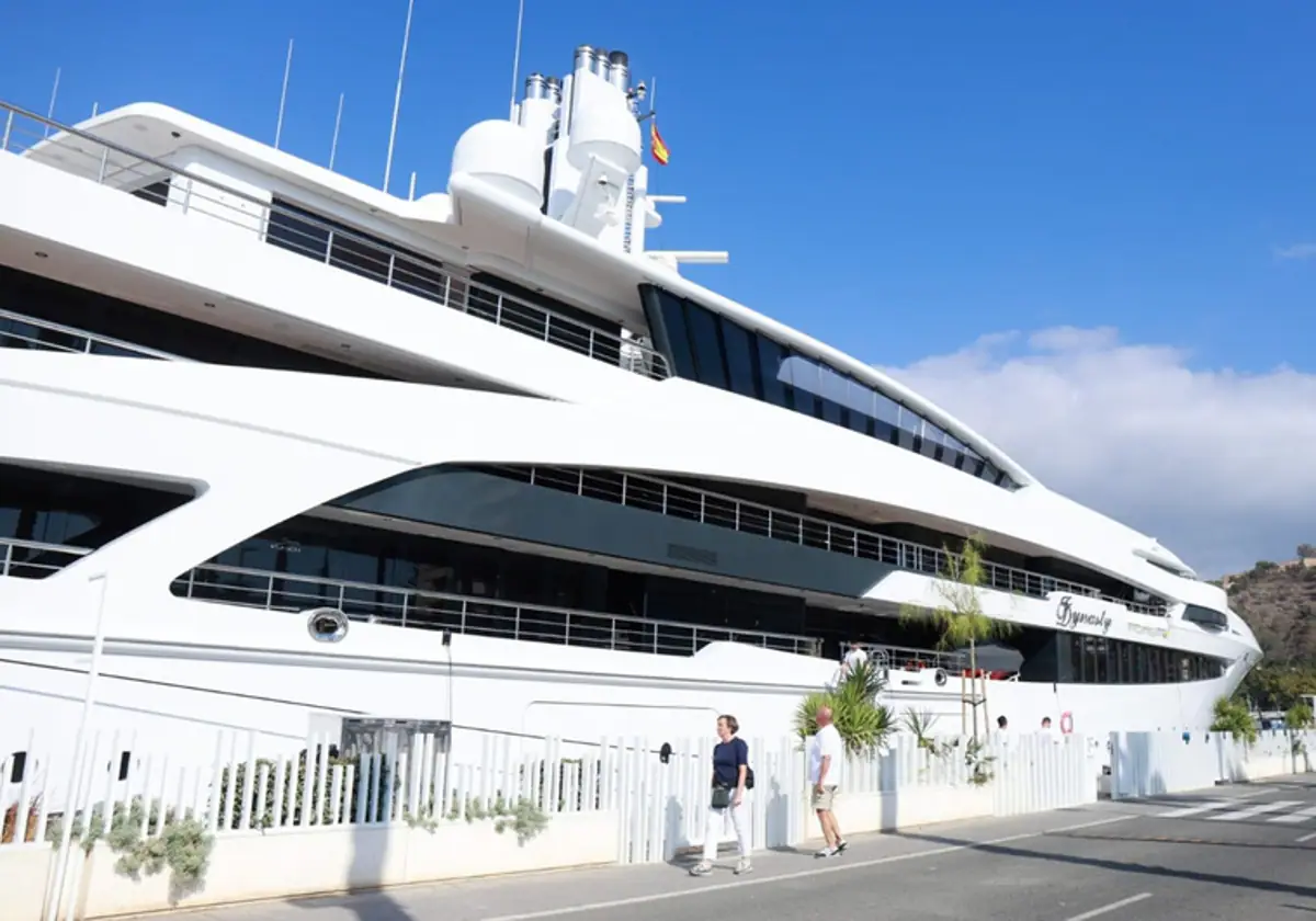 yacht i dynasty owner