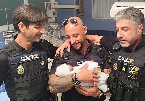 The National Police officers who saved Ángela.