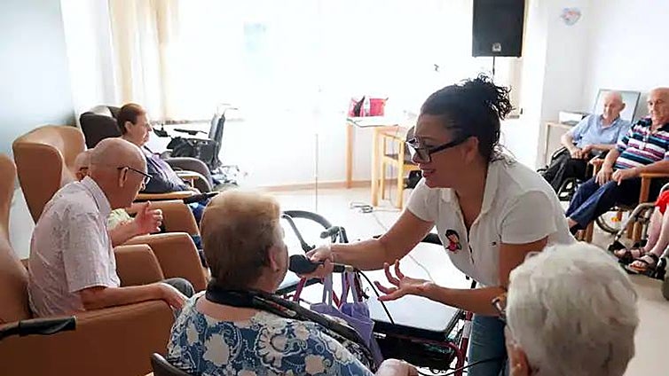 Music therapy helps stimulate memory in Estepona's nursing homes