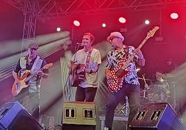 The festival supports and promotes emerging bands.