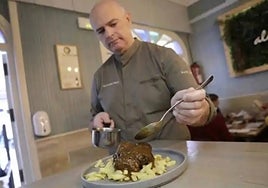 Owner José Andrés Jiménez at Almijara Casual Bar.