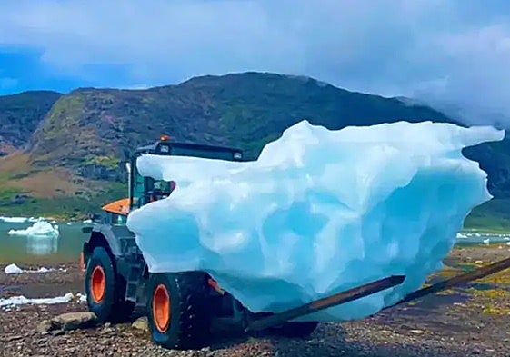 The iceberg that was destined for Calle Larios.