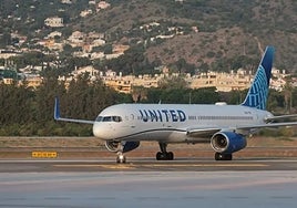 Landing of the first United Airlines flight at Malaga Airport.
