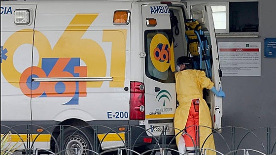 Body of 55-year-old man found in Malaga street