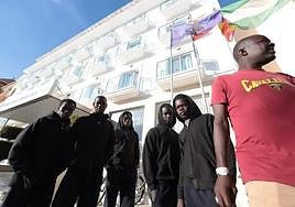 The sub-Saharan migrants, on Tuesday night, on their arrival at the hotel in El Morche.