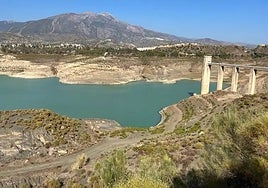 La Viñuela reservoir in the Axarquía is now at 7.7% capacity.