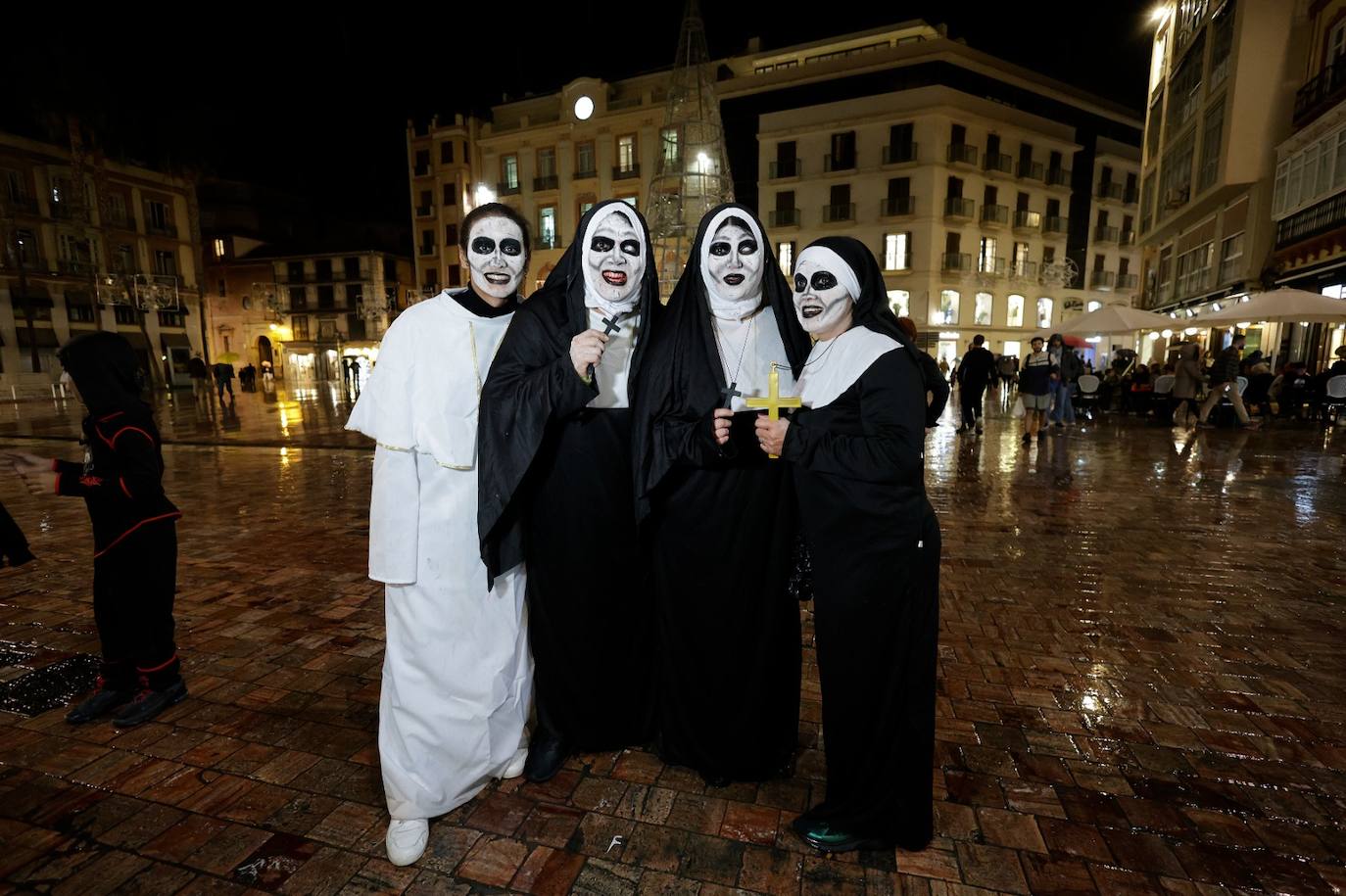 Zombies, witches and skeletons stroll the streets of Malaga for Halloween... in pictures
