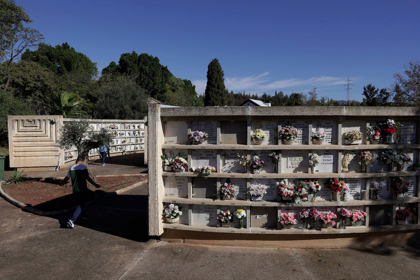 In pictures... people in Malaga pay their respects on All Saints' Day in the province's cemeteries