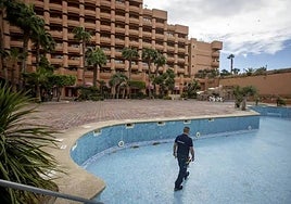 Some hotels such as the Ibersol in Almuñécar are closing for renovation.
