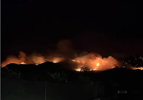 Massive wildfire in Spain continues to burn out of control forcing 850 people from their homes and another 6,000 confined