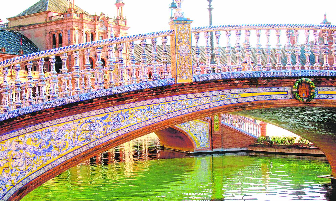 The spectacular Plaza de España and the sprawling Parque de María Luisa are among the most popular tourist attractions in Seville.